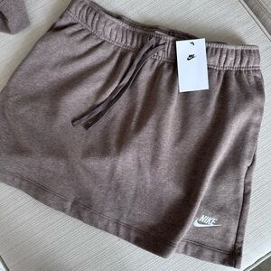 Nike Women's Brown Fall Set